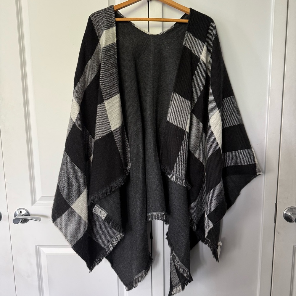 Banana Republic Charcoal Black Heathered Knit Poncho